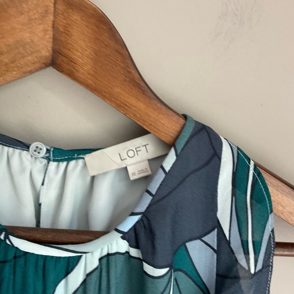 Loft Flutter Sleeve Floral Dress XS - Picture 7 of 7